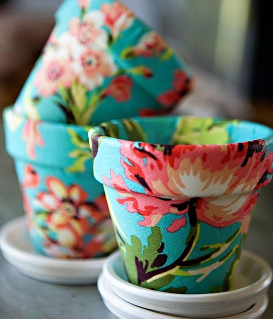  photo Suzy-q-better-decorating-bible-blog-ideas-diy-project-weekend-do-it-yourself-how-to-gardening-pots-mod-podge-glue-spring-che_zpsc53b521b.jpg
