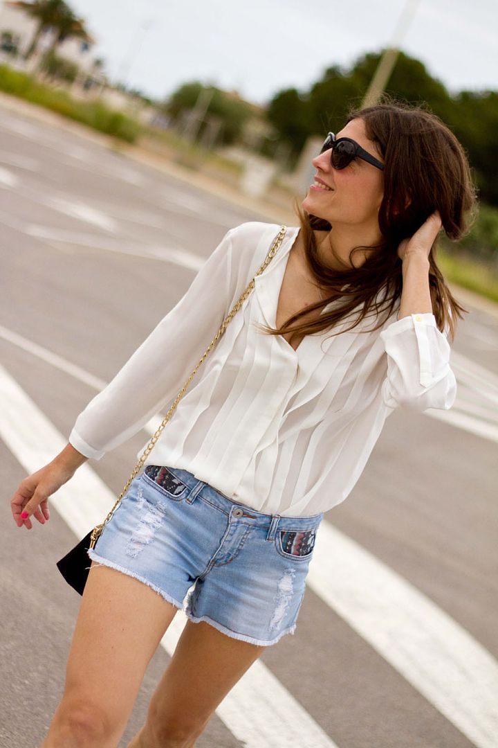  photo shorts-white_blouse-balamoda-3_zpsd0f569b0.jpg