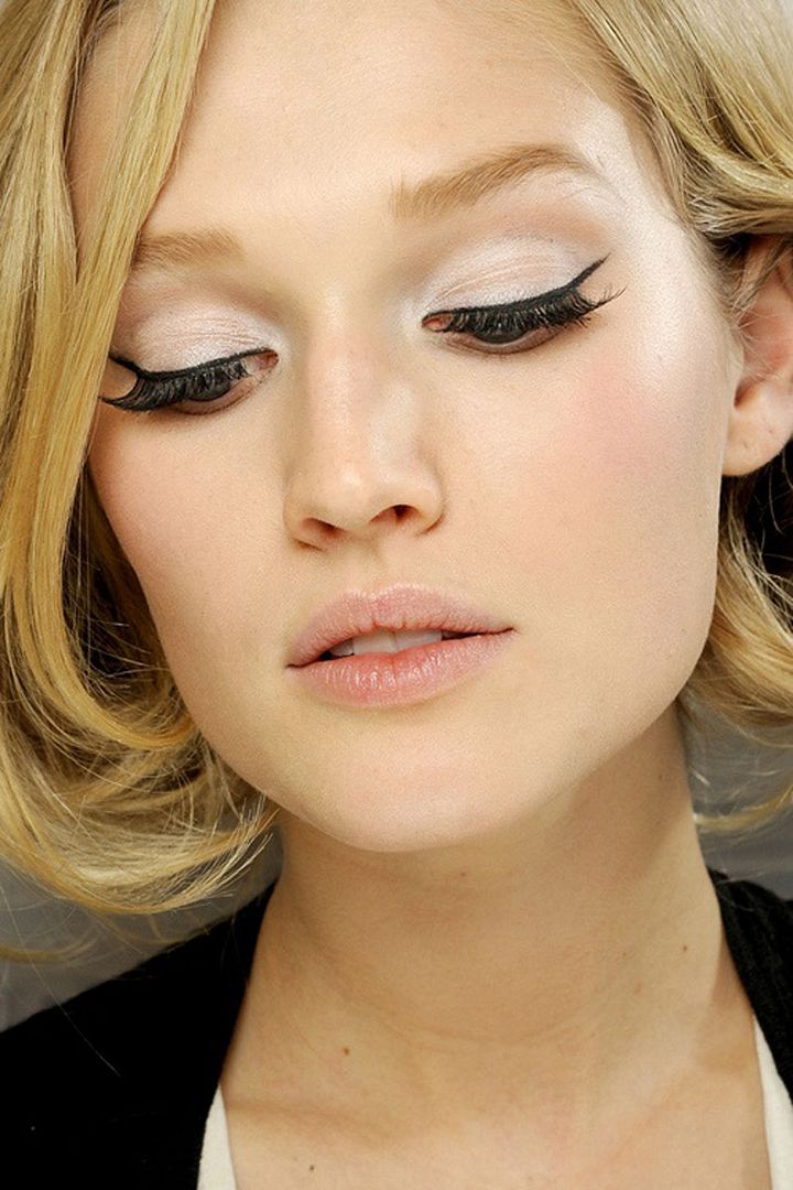 photo winged-eyeliner_zps2143b536.jpg