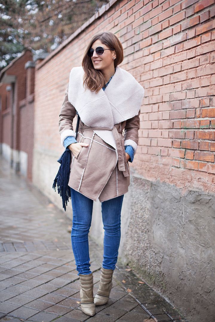photo Brown_coat-jeans-streetstyle-balamoda83_zps498caca6.jpg