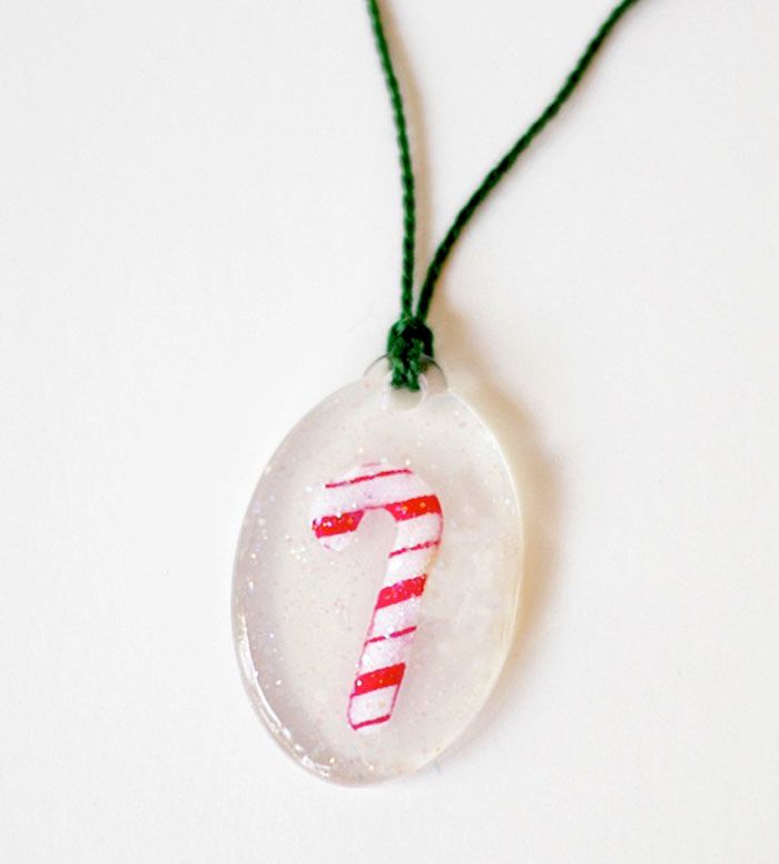  photo DIY-candy-cane-Christmas-necklace_zps7d0b2124.jpg