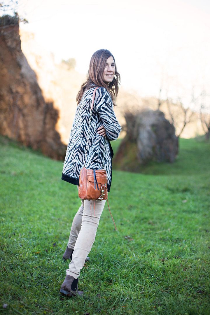 photo animal_print_cardigan_streetstyle-cabarceno75_zpsc4f94416.jpg