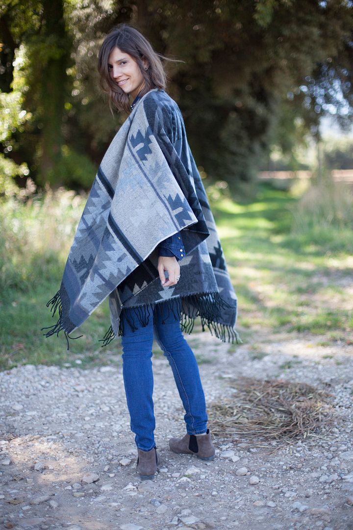 photo pregnant-long-poncho-balamoda-embarazada83_zpsz0vbt4ys.jpg