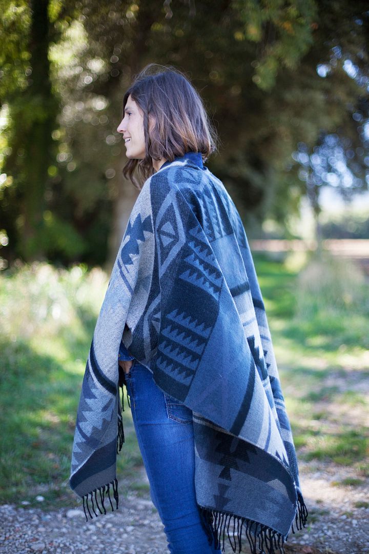 photo pregnant-long-poncho-balamoda-embarazada86_zps6r5lqqat.jpg