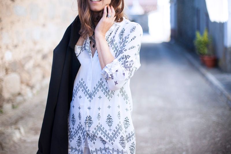 photo black and white-balamoda-streetstyle30_zpspqsamvwy.jpg