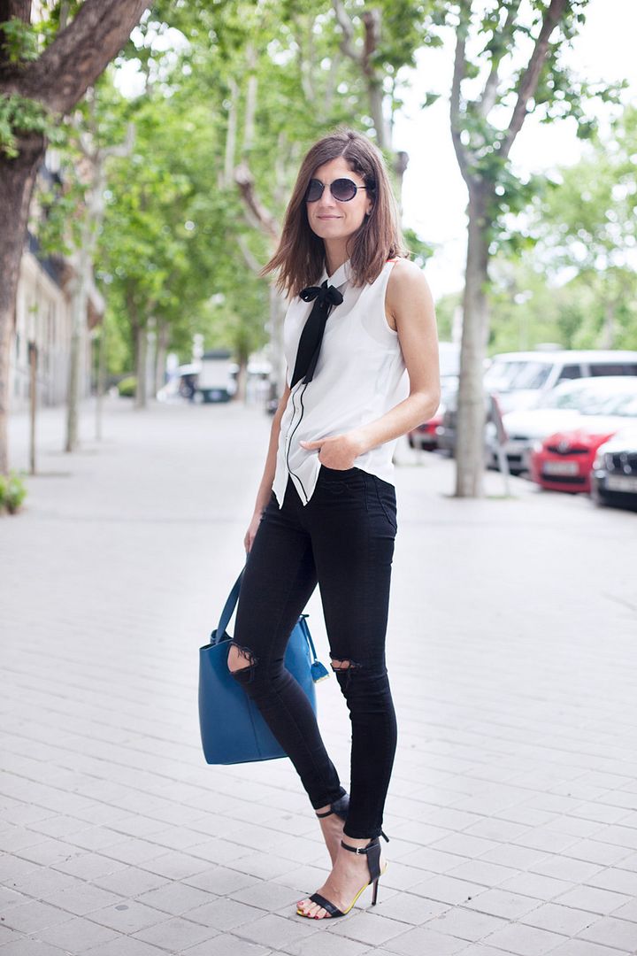 photo long_trench-ripped_jeans-balamoda69_zpskhihltof.jpg
