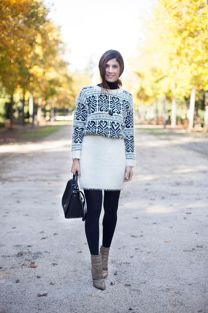 photo black_white-streetstyle-balamoda19_zps07643482.jpg