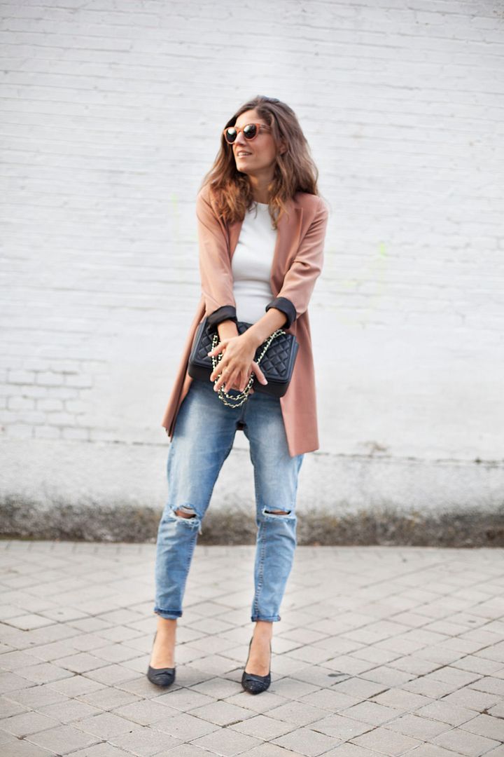 photo distress_jeans-fitted_top-streetstyle-balamoda63_zps90f023b6.jpg