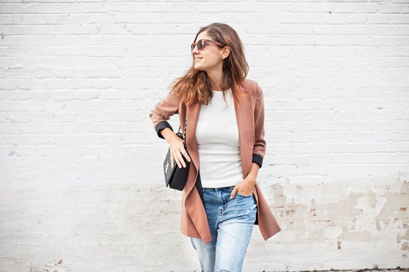 photo distress_jeans-fitted_top-streetstyle-balamoda71_zps16064b67.jpg