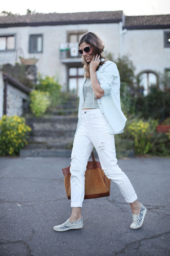 photo distress_white_jeans-balamoda45_zpsef151363.jpg