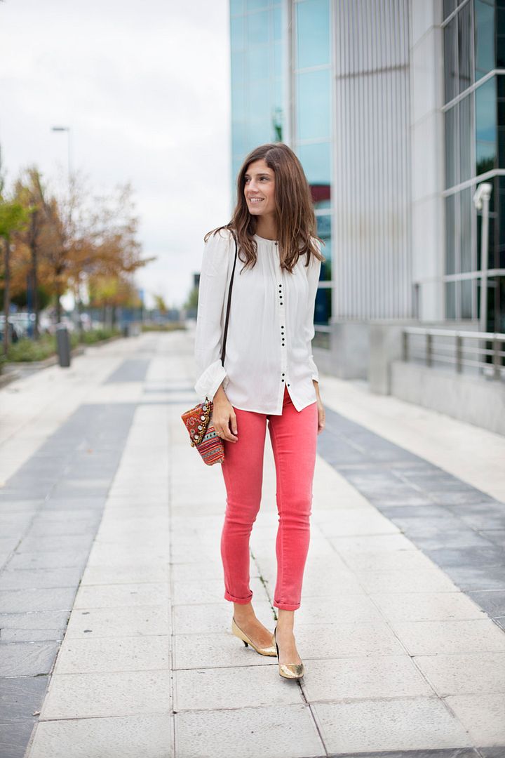  photo red_pants-white_shirt-streetstyle-balamoda84_zpsb40ce3dc.jpg