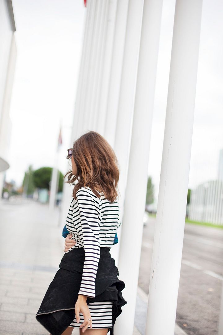 photo stripped_dress-black_boots-streetstyle-balamoda70_zpscf06bfc5.jpg
