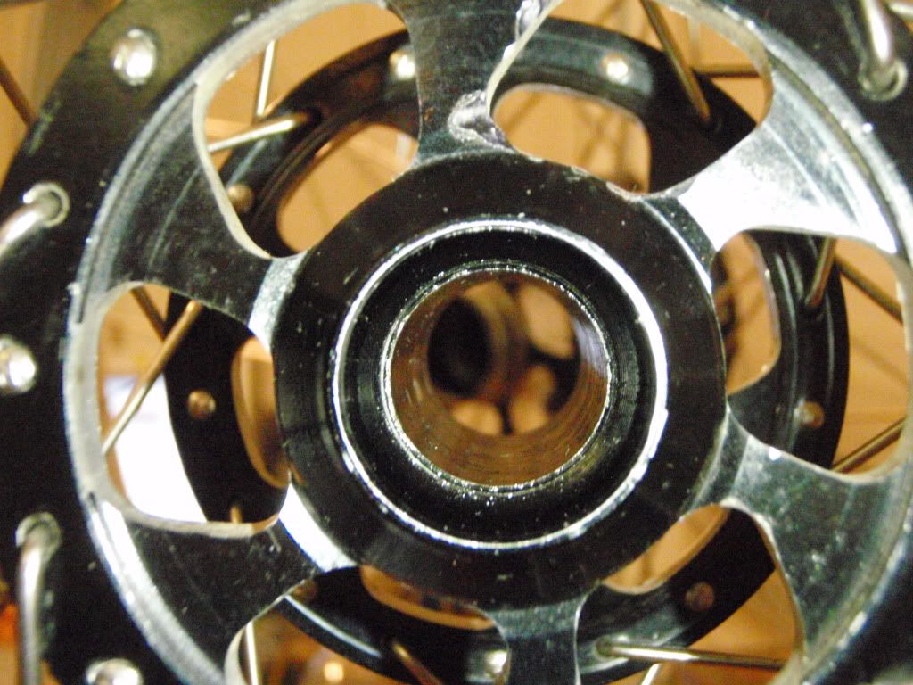 Anyone found a way to remove bearing cups from a Suzue hub? BMXmuseum