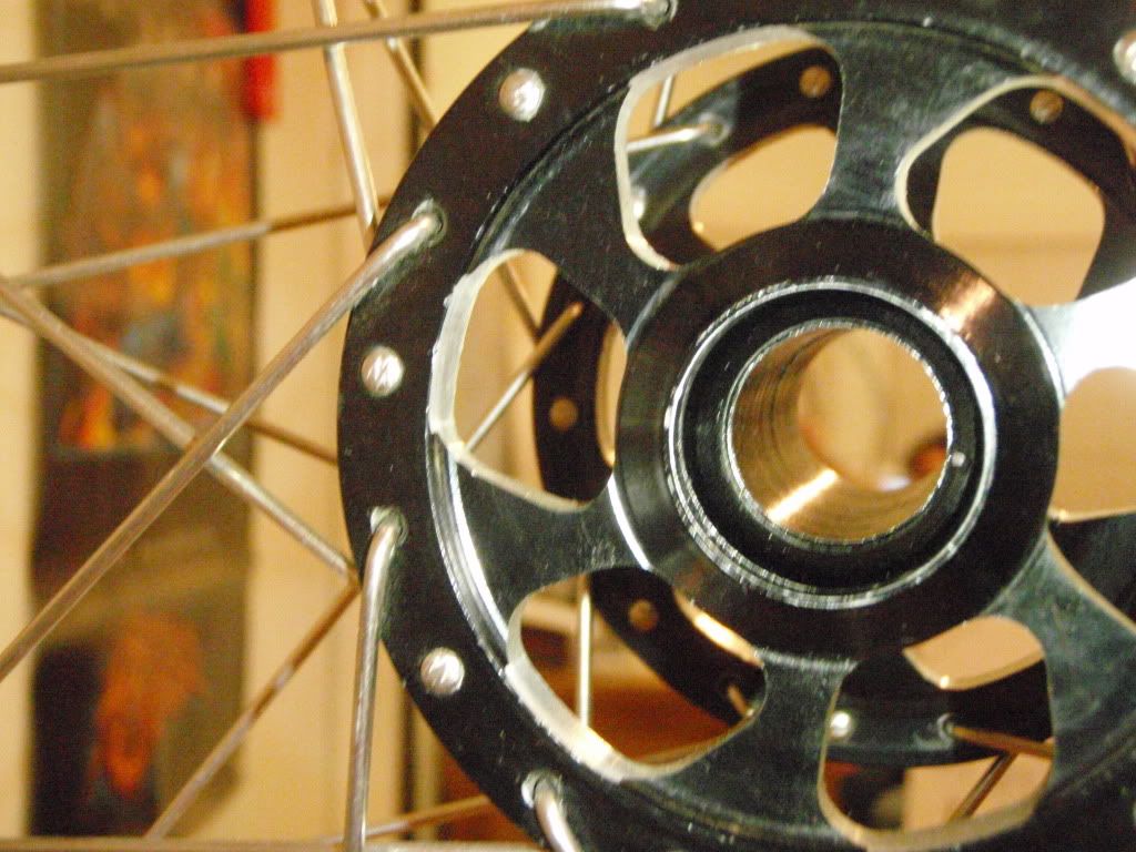 Anyone found a way to remove bearing cups from a Suzue hub? BMXmuseum